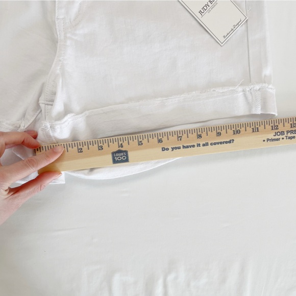 Judy Blue White Mid Rise Tummy Control Frayed Cuffed Denim Shorts XL JB1588 New - Picture 10 of 12